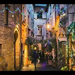 Stanza Con Bagno Privato Centro Storico, Aria Condizionata Netflix Vicino Al Pozzo Della Cava-affittacamere 