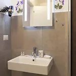 בית הארחה Stanza Con Bagno Privato Centro Storico, Aria Condizionata Netflix Vicino Al Pozzo Della Cava-affittacamere 