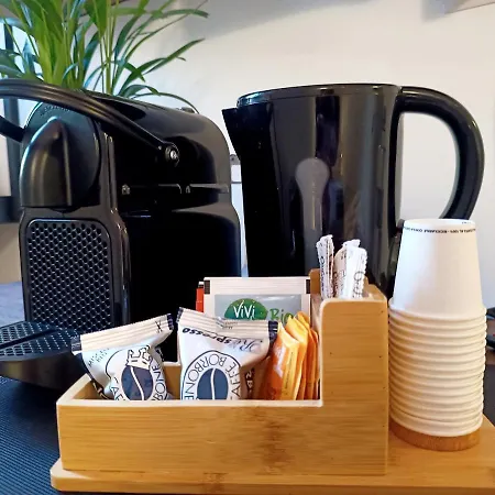 Stanza Con Bagno Privato Centro Storico, Aria Condizionata Netflix Vicino Al Pozzo Della Cava-affittacamere 