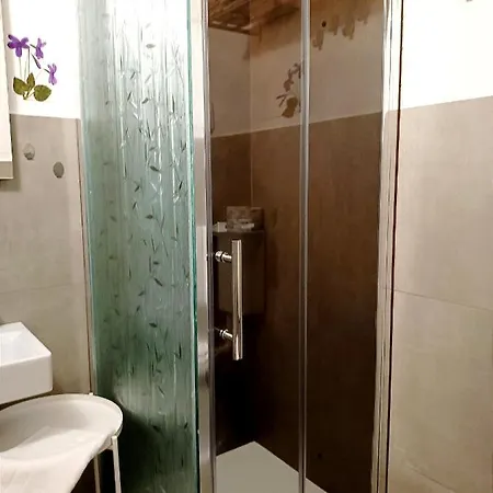 Πανσιόν Stanza Con Bagno Privato Centro Storico, Aria Condizionata Netflix Vicino Al Pozzo Della Cava-affittacamere 