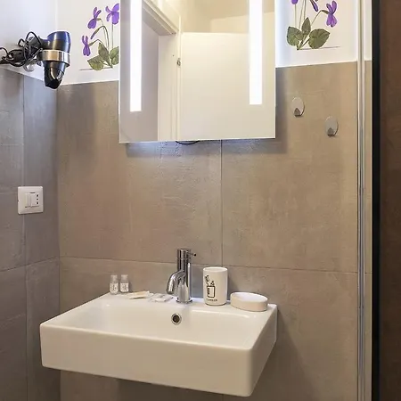 ゲストハウス Stanza Con Bagno Privato Centro Storico, Aria Condizionata Netflix Vicino Al Pozzo Della Cava-affittacamere 