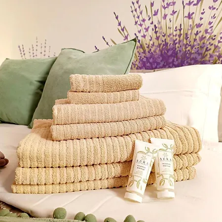 Stanza Con Bagno Privato Centro Storico, Aria Condizionata Netflix Vicino Al Pozzo Della Cava-affittacamere 